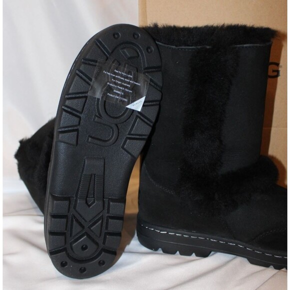 NIB UGG Women's Classic Short Sundance Revival Black Suede Boots‎ NIB 6 - Picture 6 of 6